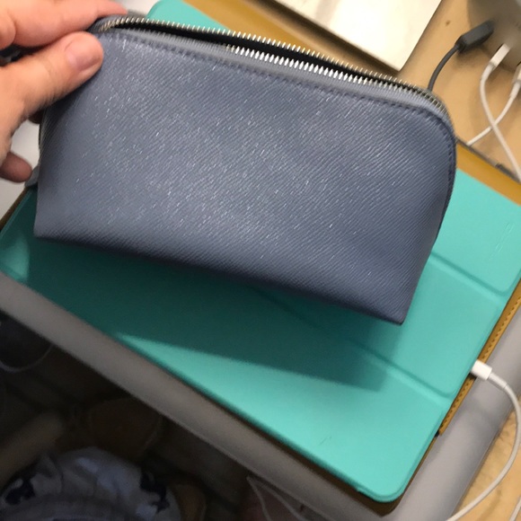 Coach cosmetic case - Picture 2 of 4